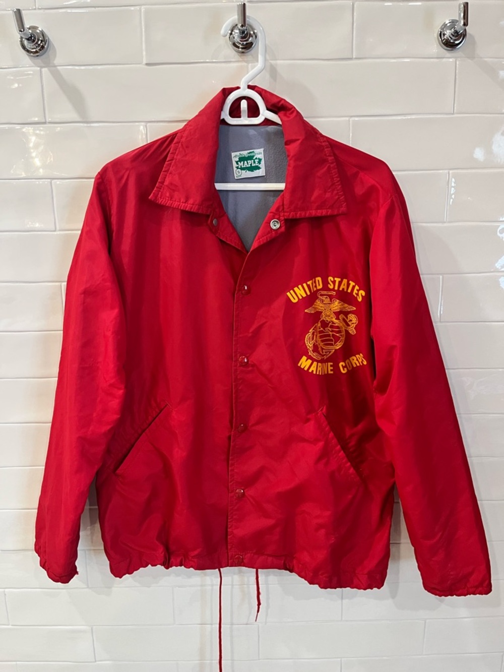 Vintage United States Marine Corps (USMC) Nylon Windbreaker Jacket Maple Sz